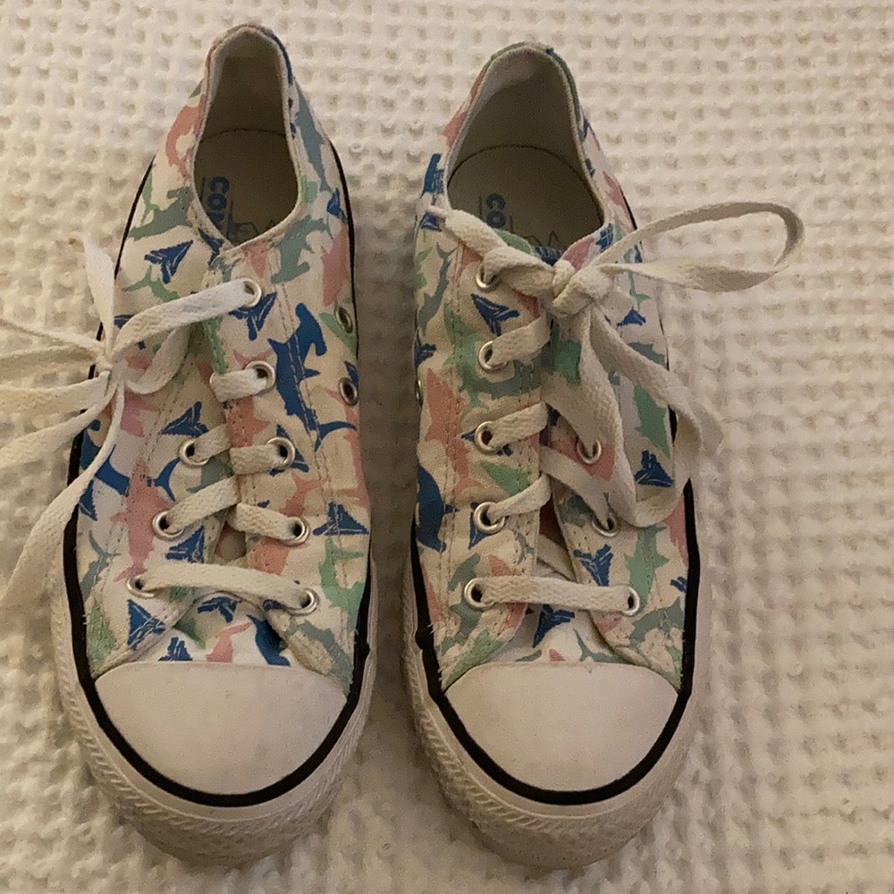 Big Girls Size 4 Converse shoe.